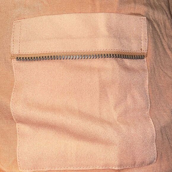 ✨HP✨V-Neck Cap Sleeve Hi-Low Pocket Blouse Peach✨ - Picture 6 of 6